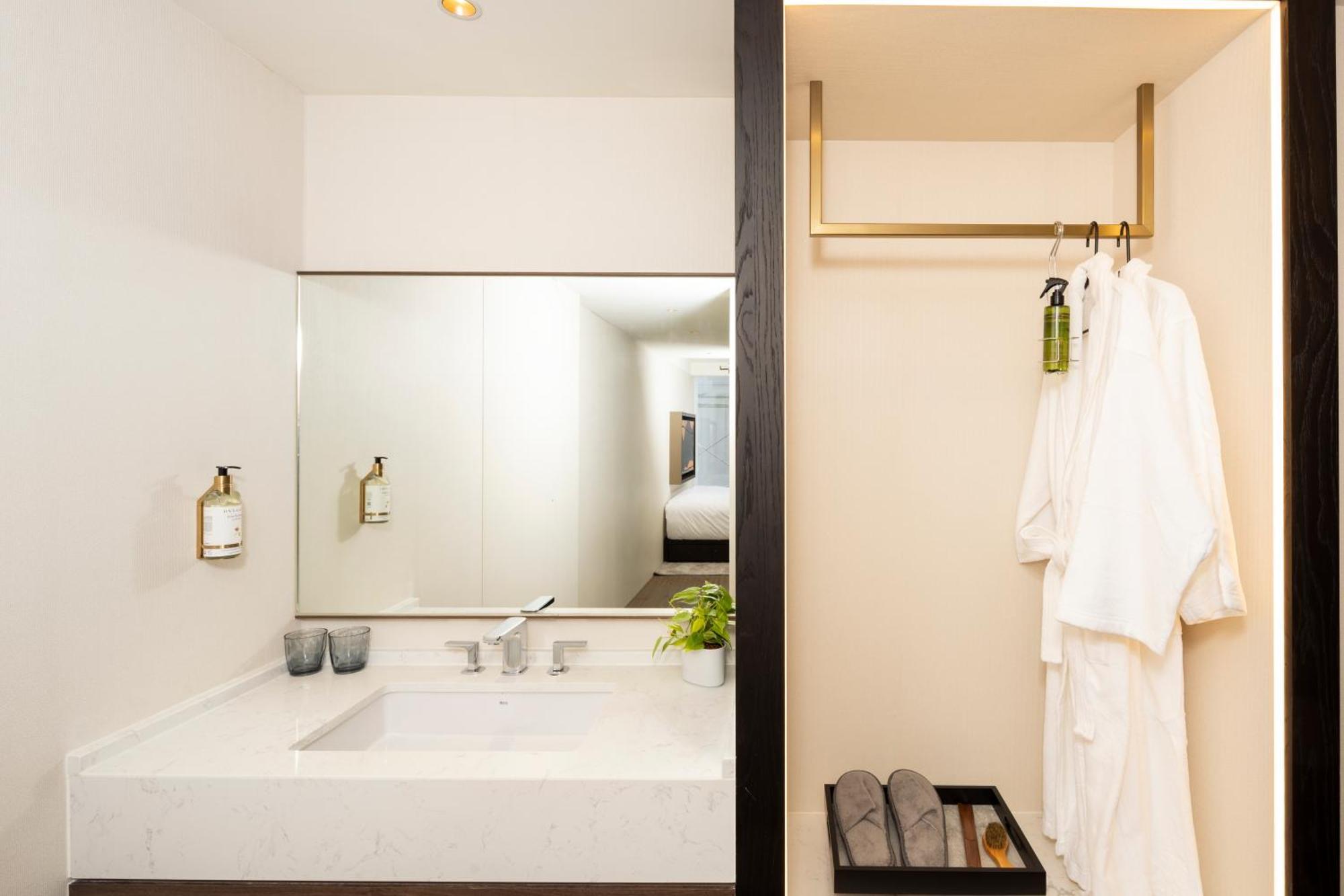 Voyage Kaohsiung By Cosmos Oasis Hotel Bagian luar foto