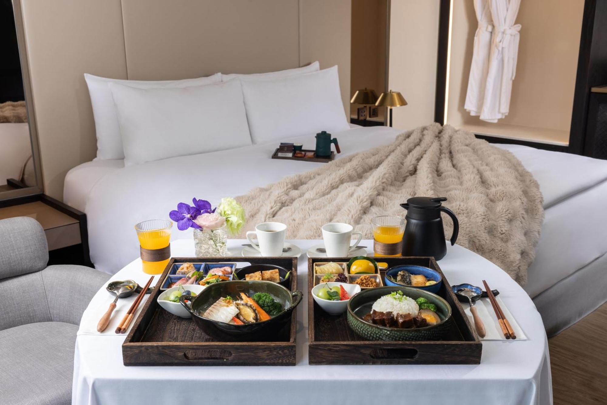 Voyage Kaohsiung By Cosmos Oasis Hotel Bagian luar foto